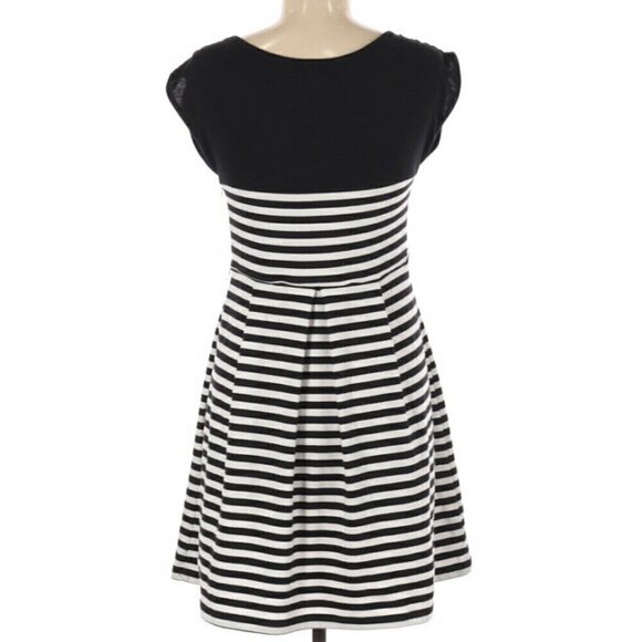 Olsenboye Sz 9 Black and White‎ Short Sleeve Dress - Picture 2 of 3